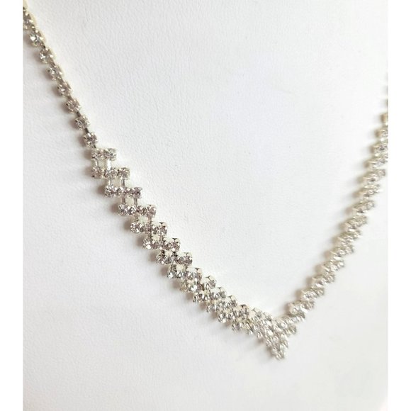 M&S Rhinestone Necklace V-Neck in Silver Tone Metal 16-19" Vintage Glam DH774 - Picture 8 of 8